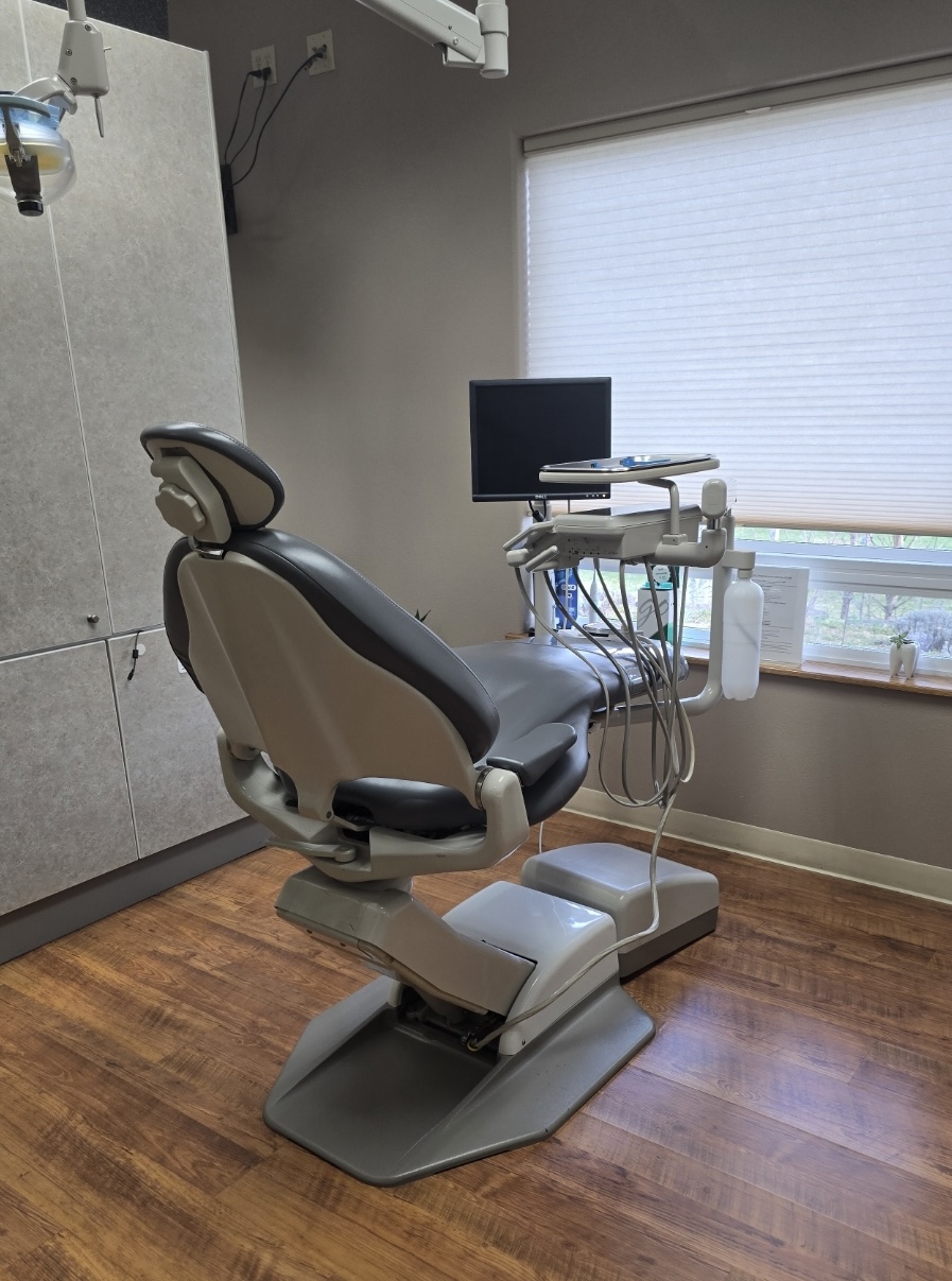 Professionally cleaned commercial dental office — Sky Bright Cleaning Services